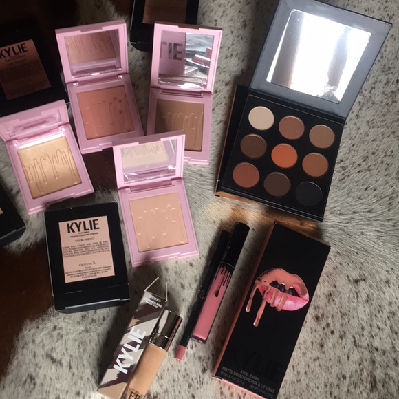 Kylie Cosmetics Other - NIB Kylie Met Glam 2019 Bundle **Authentic*** Kylie Cosmetics Other - NIB Kylie Met Glam 2019 Bundle **Authentic***